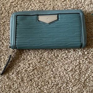 Like new Simply Vera Vera Wang teal wallet
